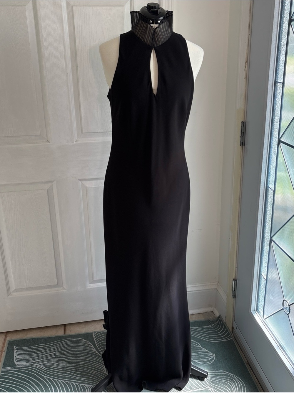 Lauren Ralph Lauren Black sleeveless Evening Gown Dress with Keyhole mock neck